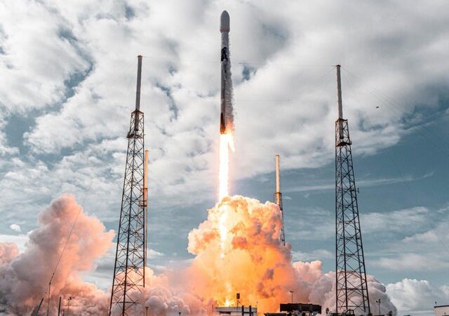 شركة SpaceX تخطط لحفر آبار الغاز الطبيعي في تكساس بهدف تزويد مركبتها الفضائية